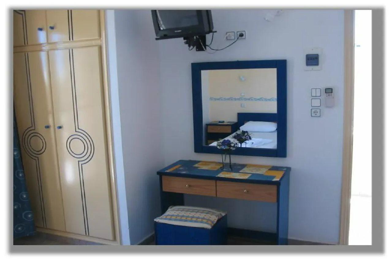 Christos Makrinos Rooms Adamantas  Exterior photo